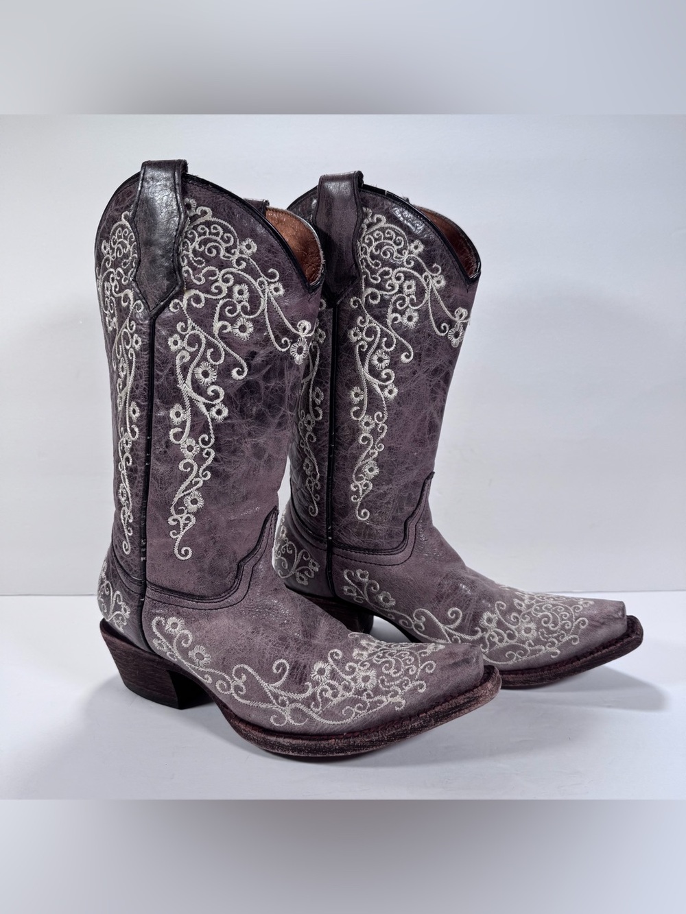 Corral Brown Distressed Leather Embroidered Snip Toe Western Cowgirl Boot Size 2
